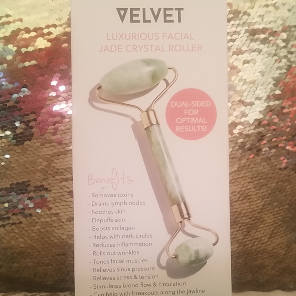 Velvet Facial Jade Roller